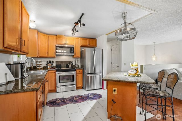 553 S 111th Street, Seattle, WA 98168