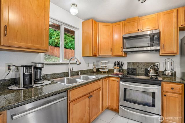 553 S 111th Street, Seattle, WA 98168