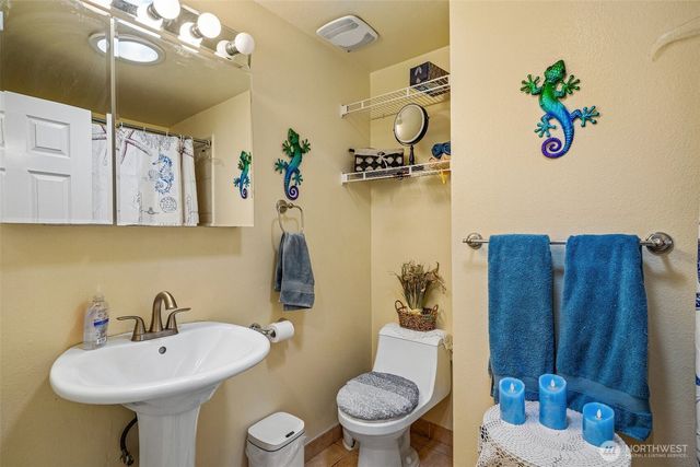553 S 111th Street, Seattle, WA 98168