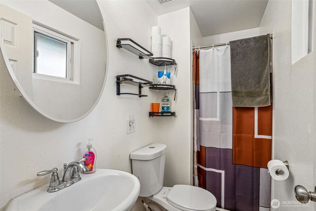 553 S 111th Street, Seattle, WA 98168