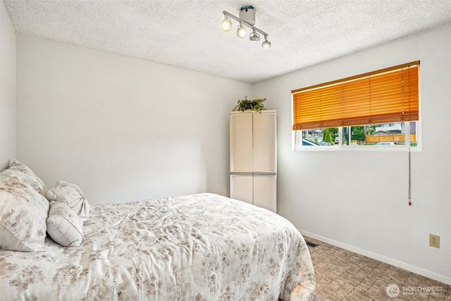 553 S 111th Street, Seattle, WA 98168