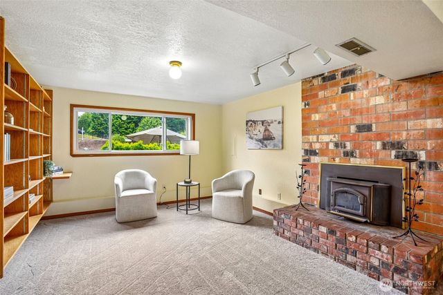 553 S 111th Street, Seattle, WA 98168