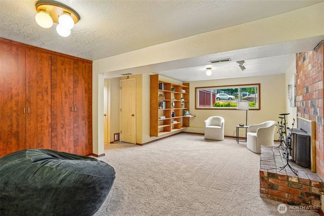 553 S 111th Street, Seattle, WA 98168
