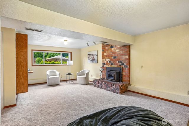 553 S 111th Street, Seattle, WA 98168