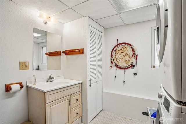 553 S 111th Street, Seattle, WA 98168