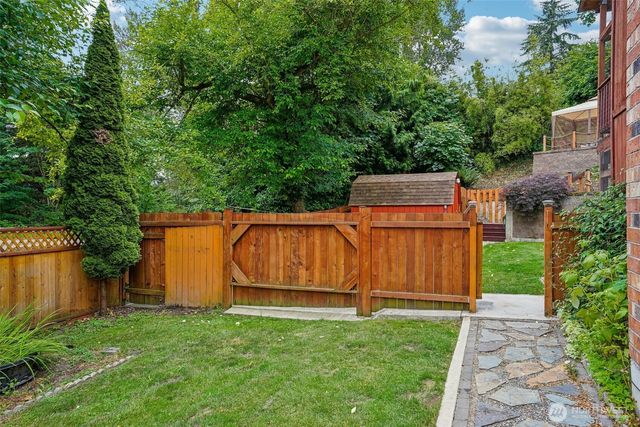 553 S 111th Street, Seattle, WA 98168
