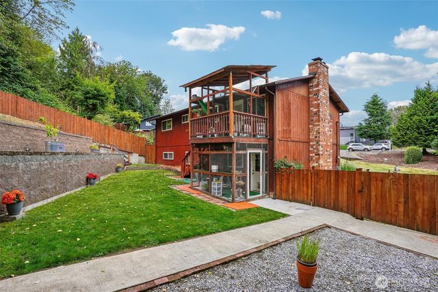 553 S 111th Street, Seattle, WA 98168