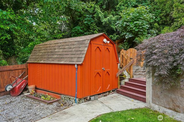 553 S 111th Street, Seattle, WA 98168
