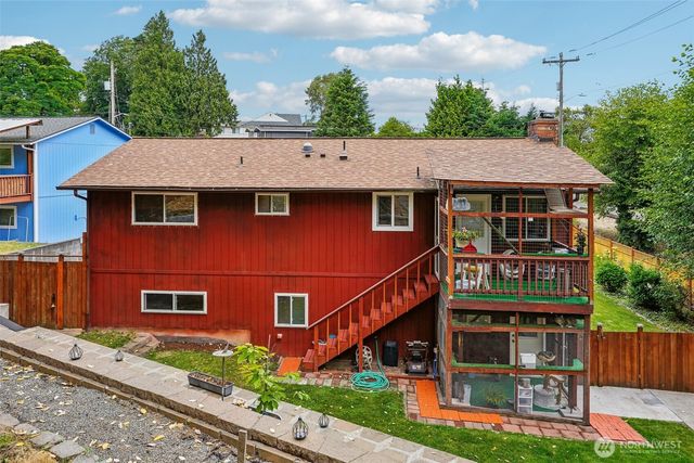 553 S 111th Street, Seattle, WA 98168