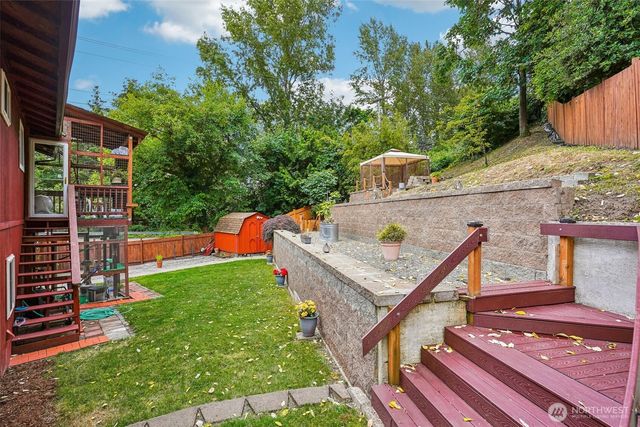 553 S 111th Street, Seattle, WA 98168