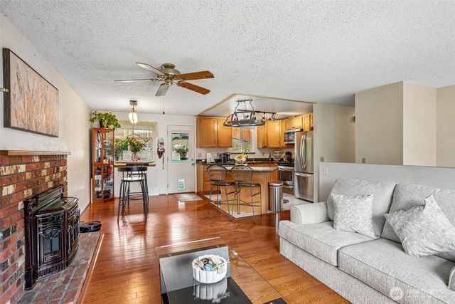 553 S 111th Street, Seattle, WA 98168