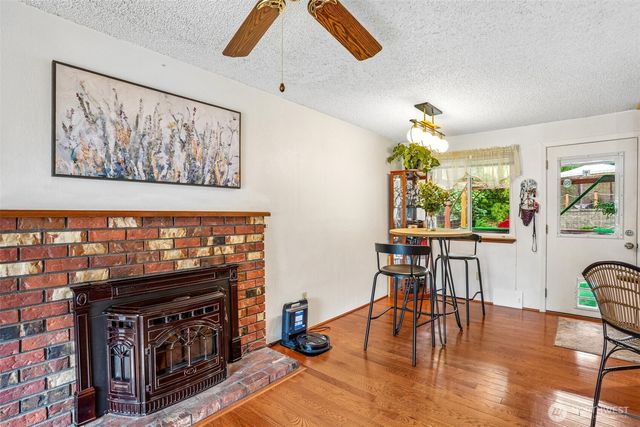 553 S 111th Street, Seattle, WA 98168