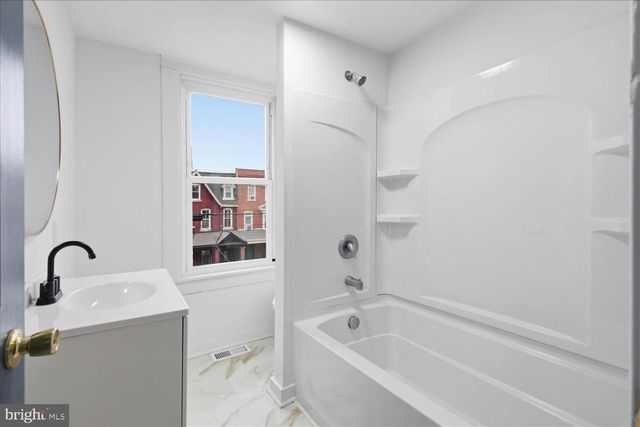 542 E ORANGE ST, Lancaster, PA 17602