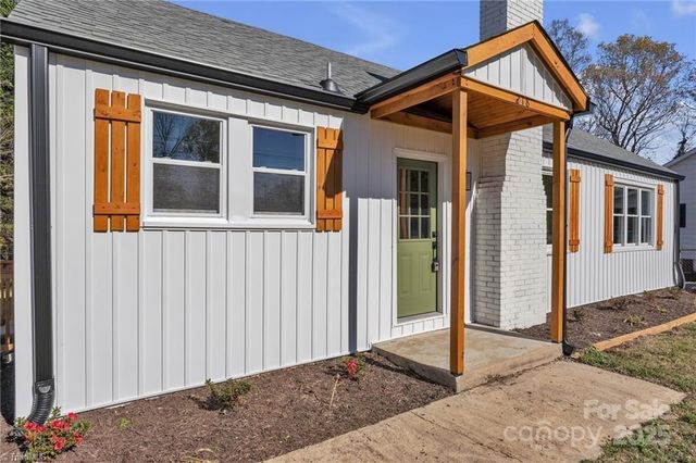 218 Cedarbrook Road, Jonesville, NC 28642