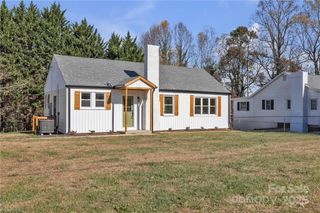 218 Cedarbrook Road, Jonesville, NC 28642