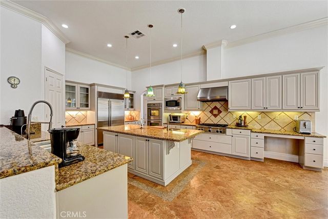1660 Alamitos, Corona, CA 92881