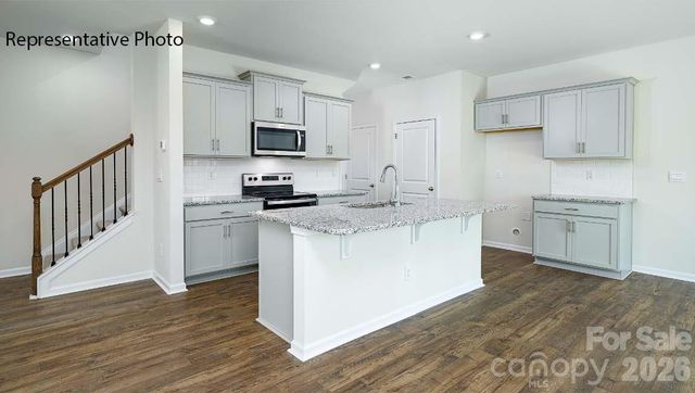 2078 10th Street SE, Hickory, NC 28602