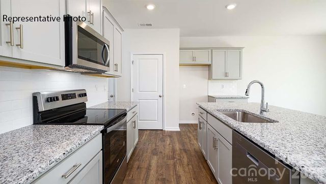 2078 10th Street SE, Hickory, NC 28602