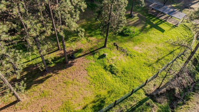 17630 Ridge Rd, Pine Grove, CA 95665