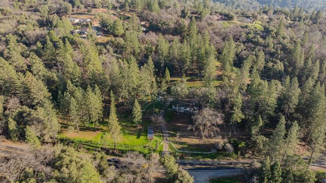 17630 Ridge Rd, Pine Grove, CA 95665