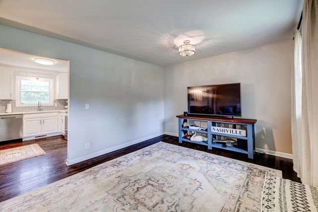 6502 Premier Dr, Nashville, TN 37209