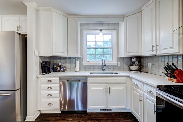 6502 Premier Dr, Nashville, TN 37209