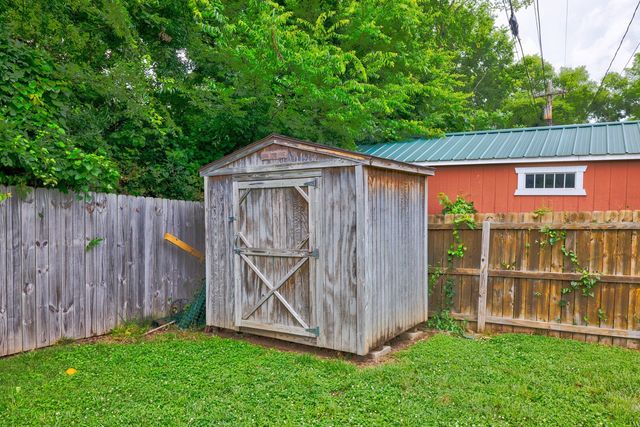 6502 Premier Dr, Nashville, TN 37209