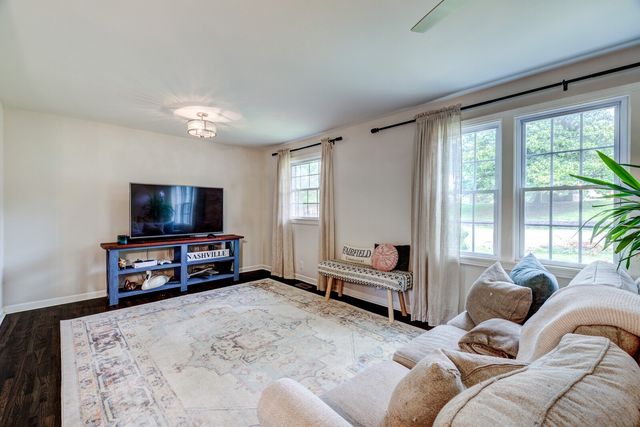 6502 Premier Dr, Nashville, TN 37209
