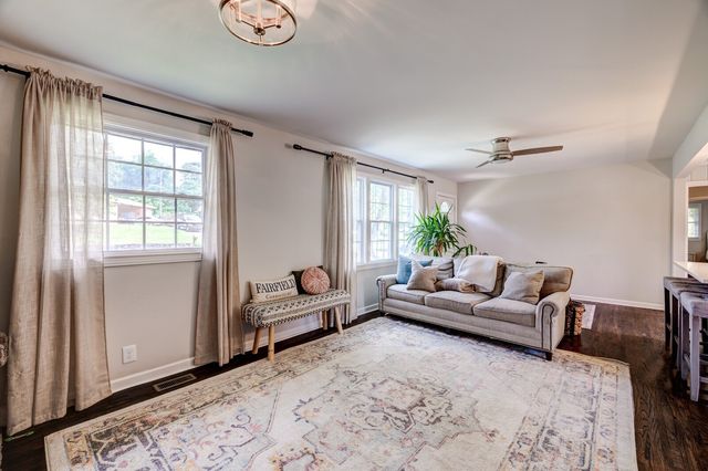 6502 Premier Dr, Nashville, TN 37209