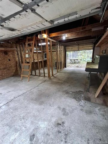 12090 Cape Breton Drive, Canadian Lakes, MI 49346