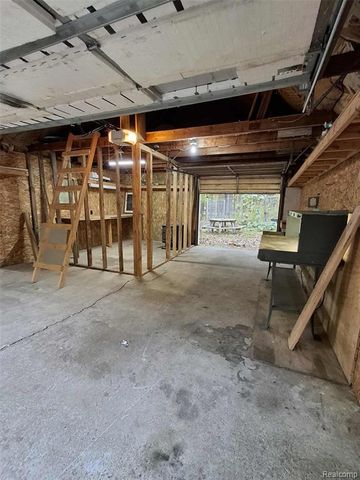 12090 Cape Breton Drive, Canadian Lakes, MI 49346