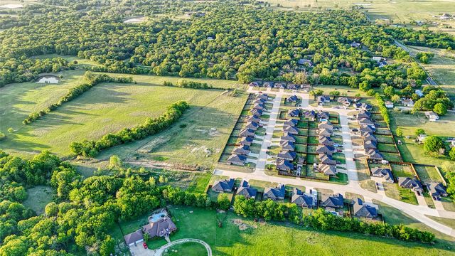 100 Midway Meadows, Pottsboro, TX 75076