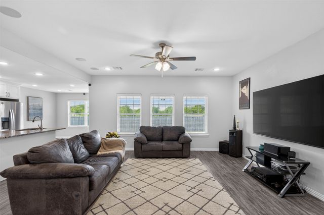 100 Midway Meadows, Pottsboro, TX 75076