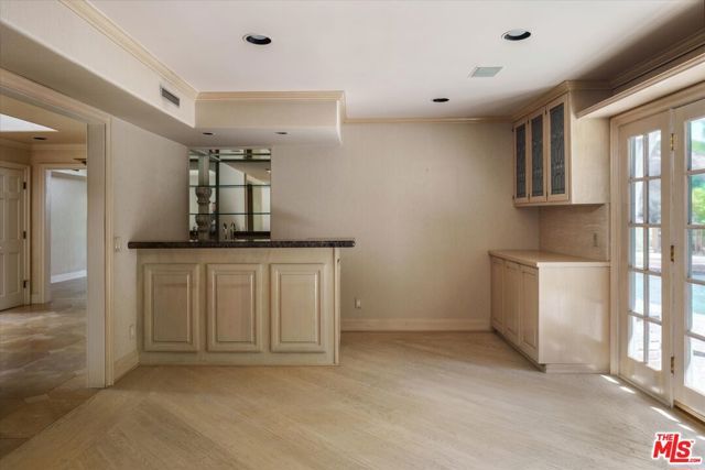 2573 Benedict Canyon Drive, Los Angeles, CA 90210
