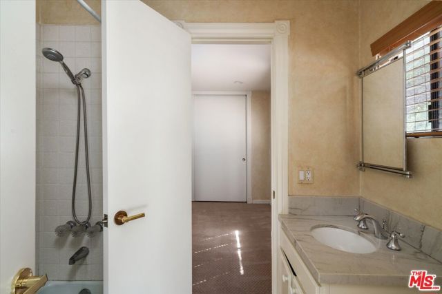 2573 Benedict Canyon Drive, Los Angeles, CA 90210