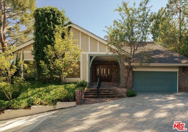 2573 Benedict Canyon Drive, Los Angeles, CA 90210