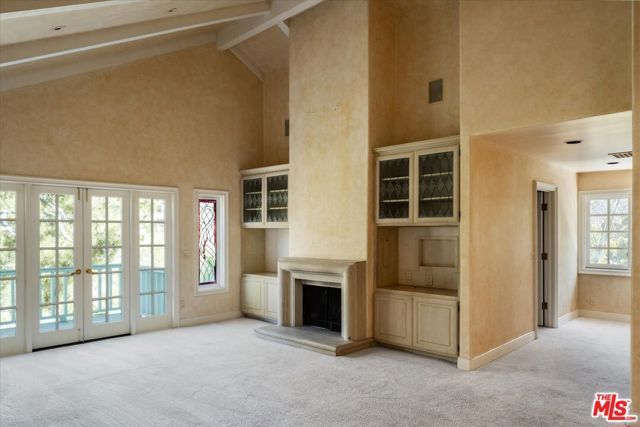 2573 Benedict Canyon Drive, Los Angeles, CA 90210