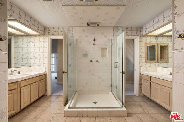 2573 Benedict Canyon Drive, Los Angeles, CA 90210