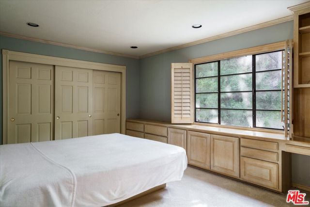 2573 Benedict Canyon Drive, Los Angeles, CA 90210