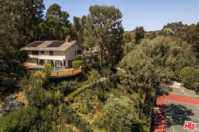 2573 Benedict Canyon Drive, Los Angeles, CA 90210
