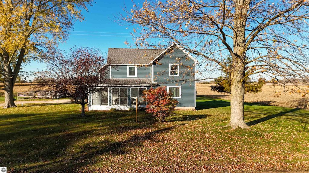 5346 S Loomis Road, Shepherd, MI 48883