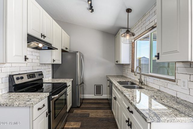 3033 W POTTER Drive, Phoenix, AZ 85027