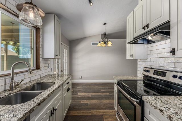 3033 W POTTER Drive, Phoenix, AZ 85027