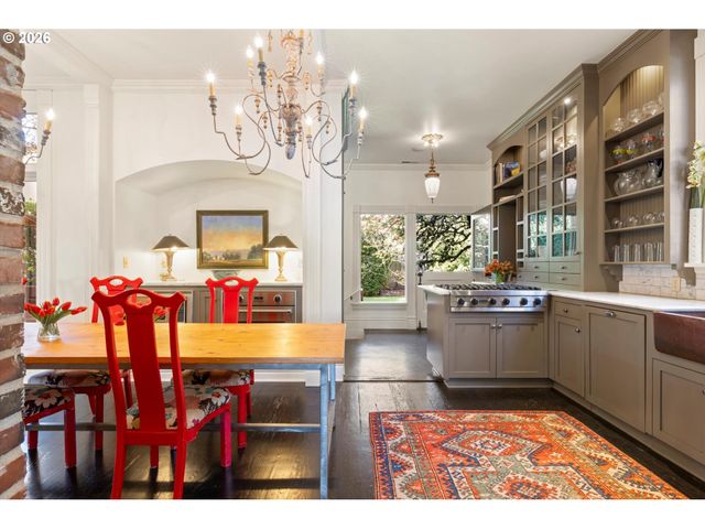 806 Sw DAVENPORT St, Portland, OR 97201