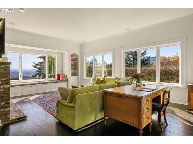 806 Sw DAVENPORT St, Portland, OR 97201