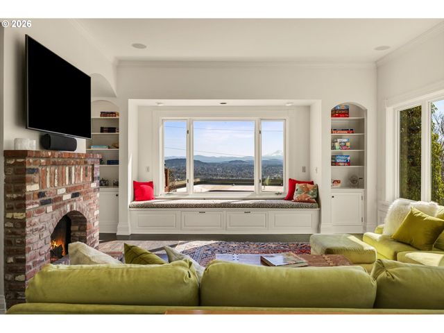 806 Sw DAVENPORT St, Portland, OR 97201