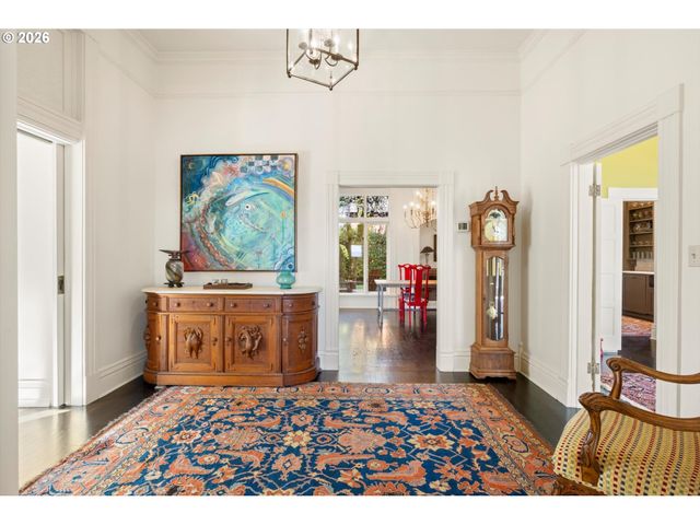 806 Sw DAVENPORT St, Portland, OR 97201