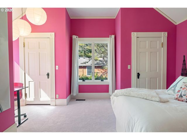 806 Sw DAVENPORT St, Portland, OR 97201