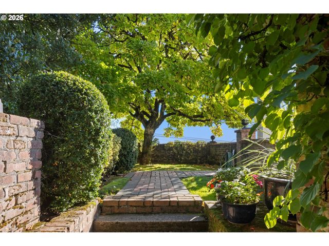 806 Sw DAVENPORT St, Portland, OR 97201