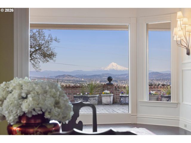 806 Sw DAVENPORT St, Portland, OR 97201